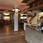 Hotel Weissbraeu 4*